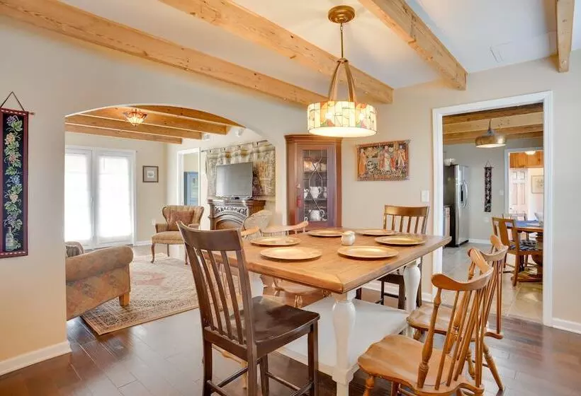 Cumberland Cottage    2 Blocks To Downtown Dover!