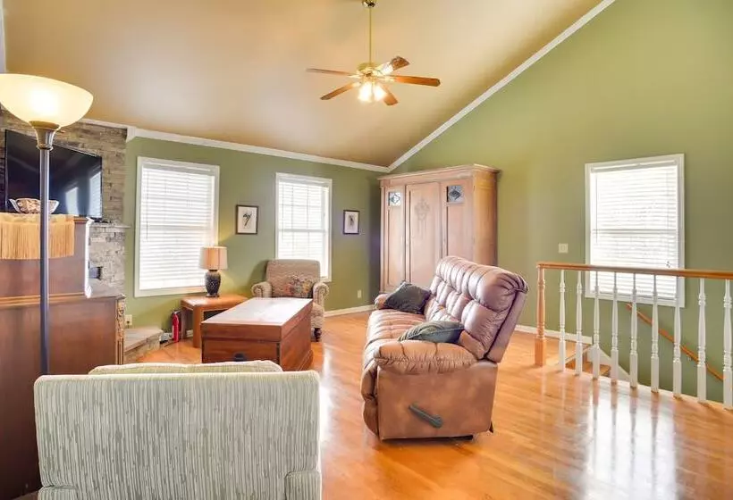 Cumberland Cottage    2 Blocks To Downtown Dover!