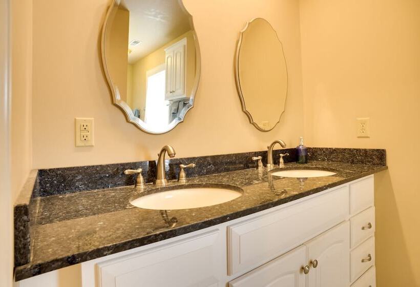 Cumberland Cottage 2 Blocks To Downtown Dover!