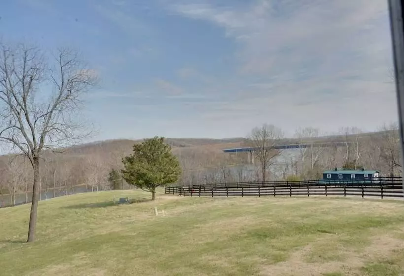 Cumberland Cottage    2 Blocks To Downtown Dover!