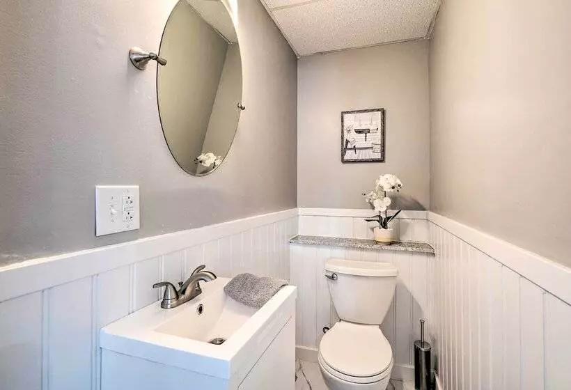 Dog Friendly Downtown Auburn Vacation Rental!