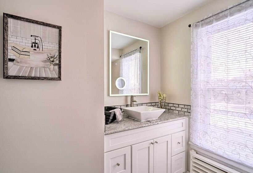 Dog Friendly Downtown Auburn Vacation Rental!