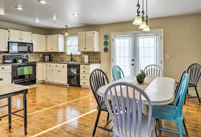 Family Friendly Orem Home Near Uvu & Byu!