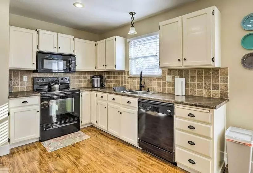 Family Friendly Orem Home Near Uvu & Byu!