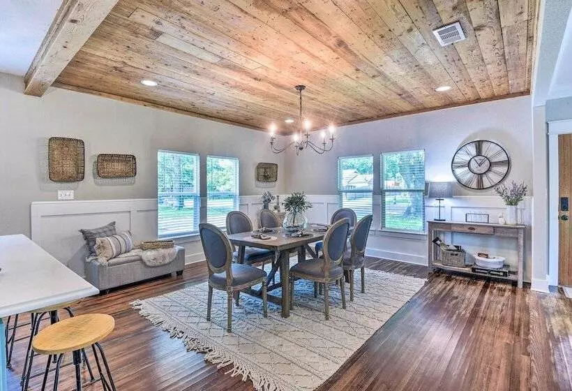 Historic + Fully Renovated Waxahachie Home!