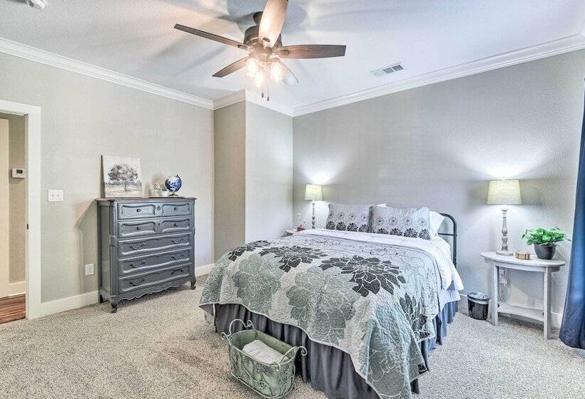 Historic + Fully Renovated Waxahachie Home!