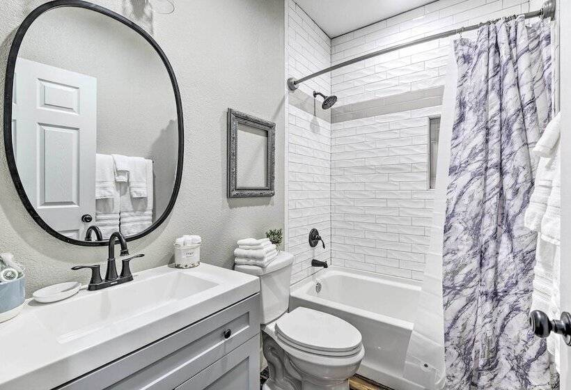 Historic + Fully Renovated Waxahachie Home!