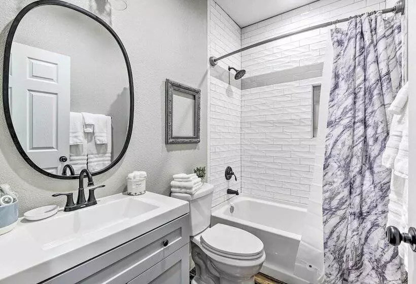 Historic + Fully Renovated Waxahachie Home!