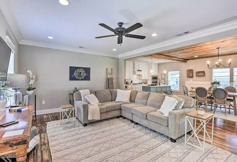 Historic + Fully Renovated Waxahachie Home!