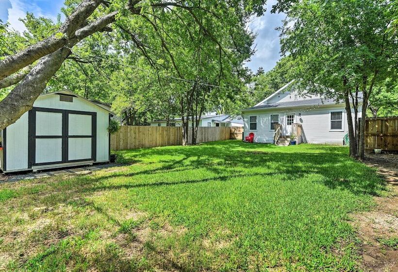 Historic + Fully Renovated Waxahachie Home!