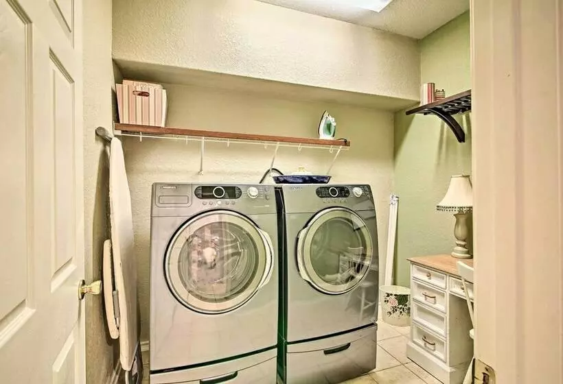Home W/ Patio, Mins To Seaworld+lackland Afb!