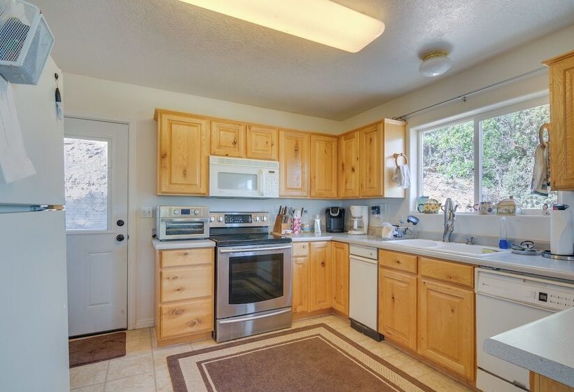 Alton Cabin W/ Deck ~ 2 Mi To Dixie Nat L Forest!