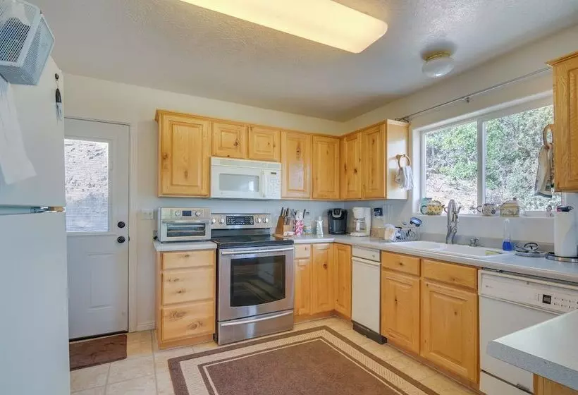 Alton Cabin W/ Deck ~ 2 Mi To Dixie Nat L Forest!