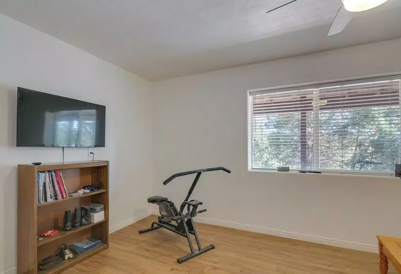 Alton Cabin W/ Deck ~ 2 Mi To Dixie Nat L Forest!