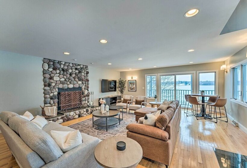 Lakefront Genoa City Home W/ Private Beach