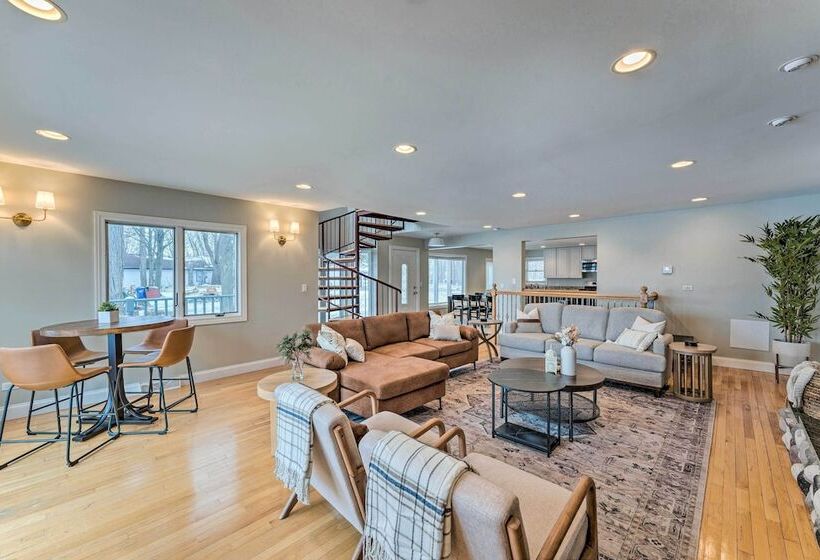 Lakefront Genoa City Home W/ Private Beach