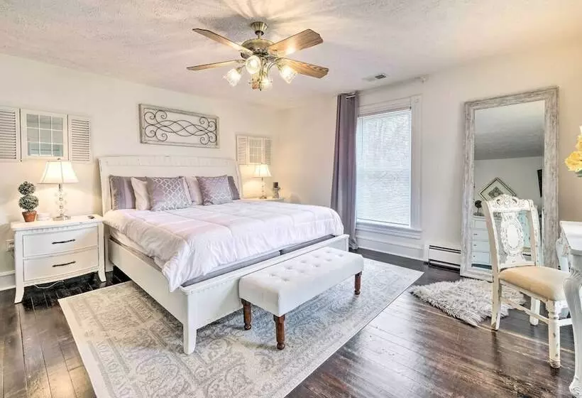 Lush, Modern Farmhouse W/ Mtn Views & Sunroom