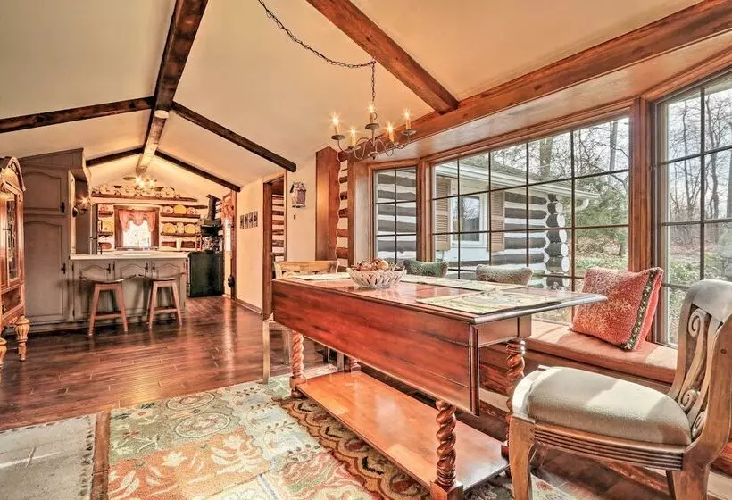 Macungie Cabin W/ Fireplace Near Bear Creek Skiing