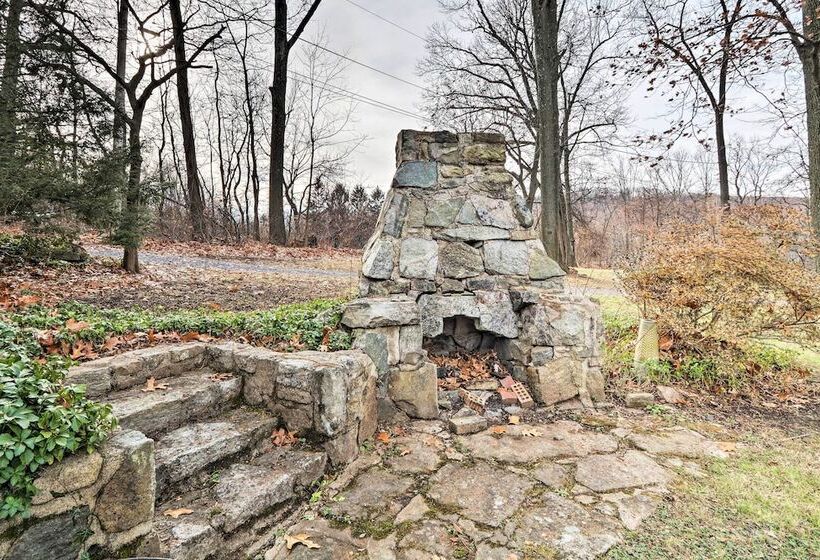 Macungie Cabin W/ Fireplace Near Bear Creek Skiing