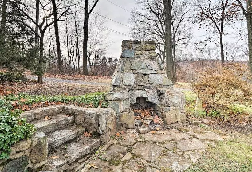 Macungie Cabin W/ Fireplace Near Bear Creek Skiing