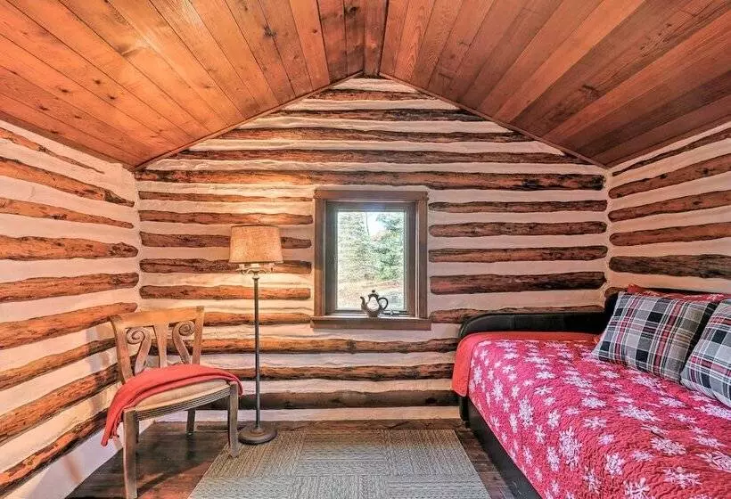 Macungie Cabin W/ Fireplace Near Bear Creek Skiing