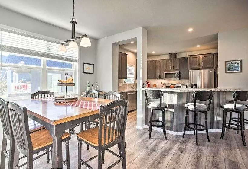 Magnificent Gypsum Retreat On The Colorado River!