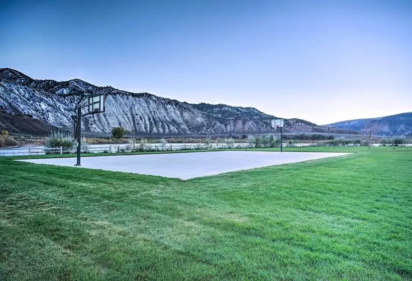 Magnificent Gypsum Retreat On The Colorado River!