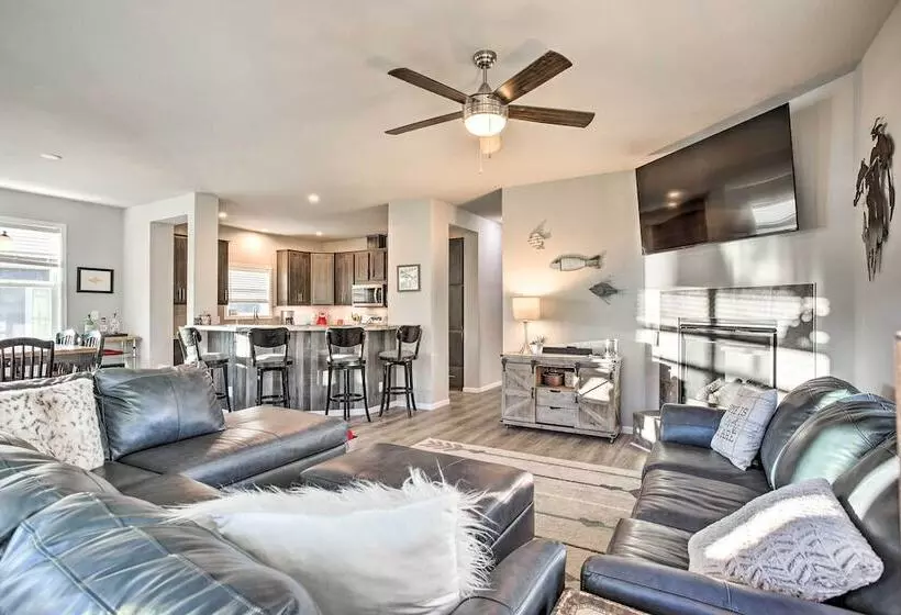 Magnificent Gypsum Retreat On The Colorado River!