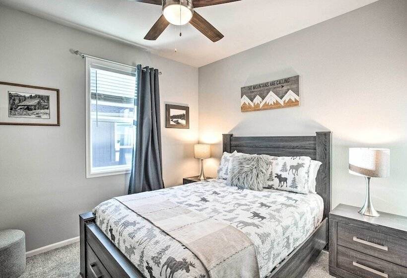 Magnificent Gypsum Retreat On The Colorado River!