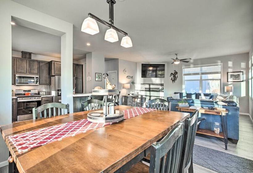 Magnificent Gypsum Retreat On The Colorado River!