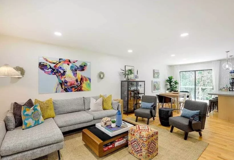 Modern Home W/ Hot Tub & Deck In Asheville!