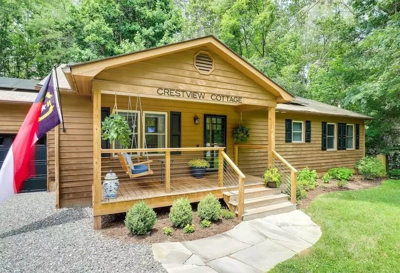 Modern Home W/ Hot Tub & Deck In Asheville!