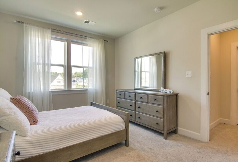 Modern Lewes Home W/ Deck, Grill + Pond View!