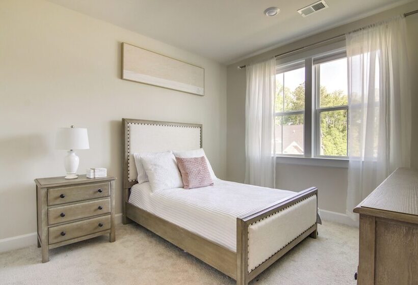 Modern Lewes Home W/ Deck, Grill + Pond View!