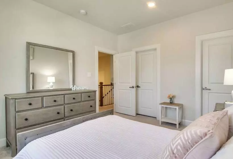 Modern Lewes Home W/ Deck, Grill + Pond View!