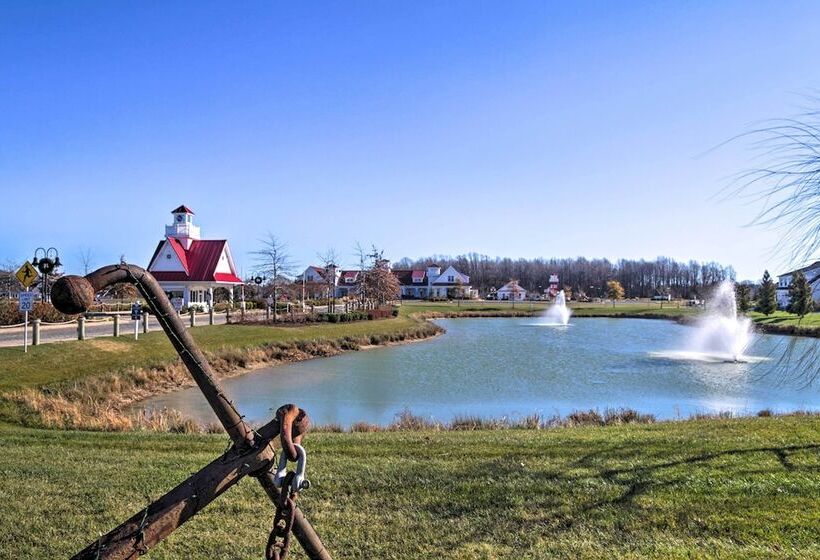 Modern Lewes Home W/ Deck, Grill + Pond View!