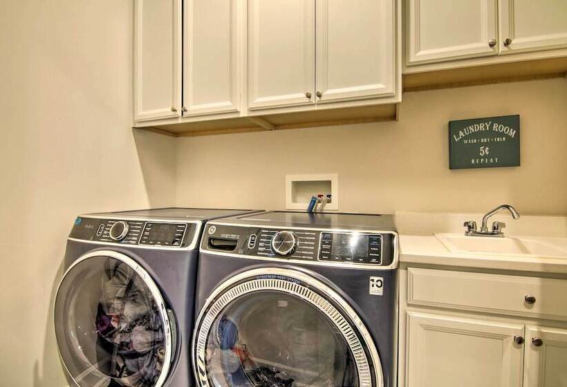 Modern Lewes Home W/ Deck, Grill + Pond View!