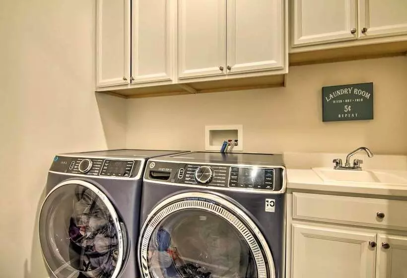 Modern Lewes Home W/ Deck, Grill + Pond View!