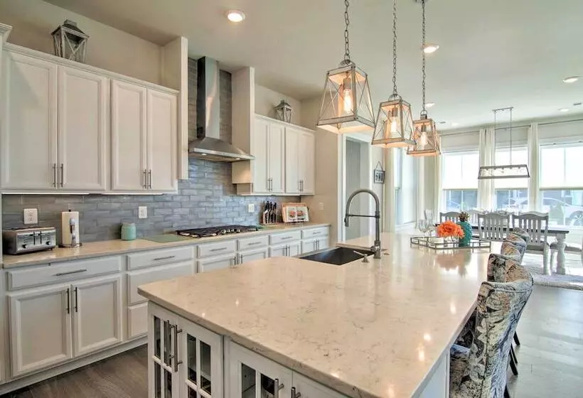 Modern Lewes Home W/ Deck, Grill + Pond View!