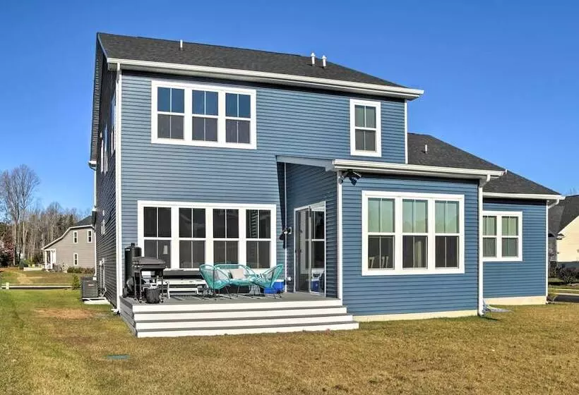 Modern Lewes Home W/ Deck, Grill + Pond View!