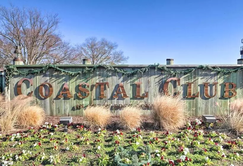 Modern Lewes Home W/ Deck, Grill + Pond View!