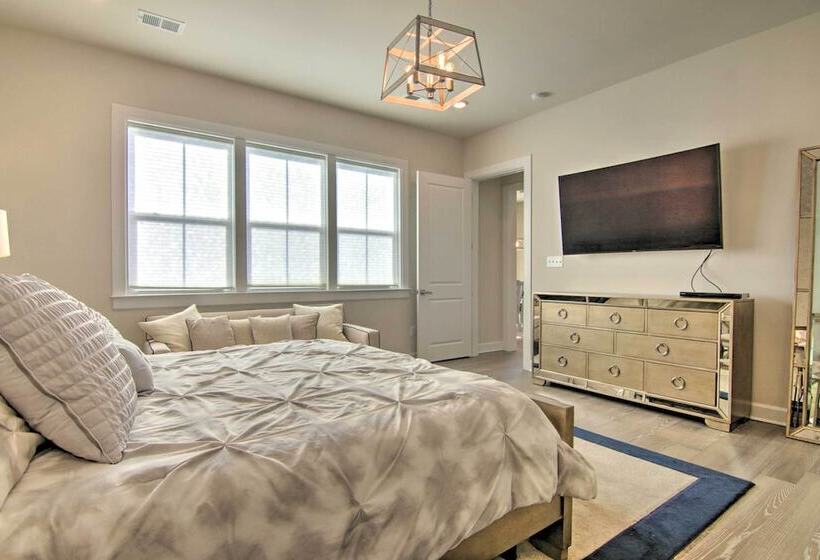 Modern Lewes Home W/ Deck, Grill + Pond View!