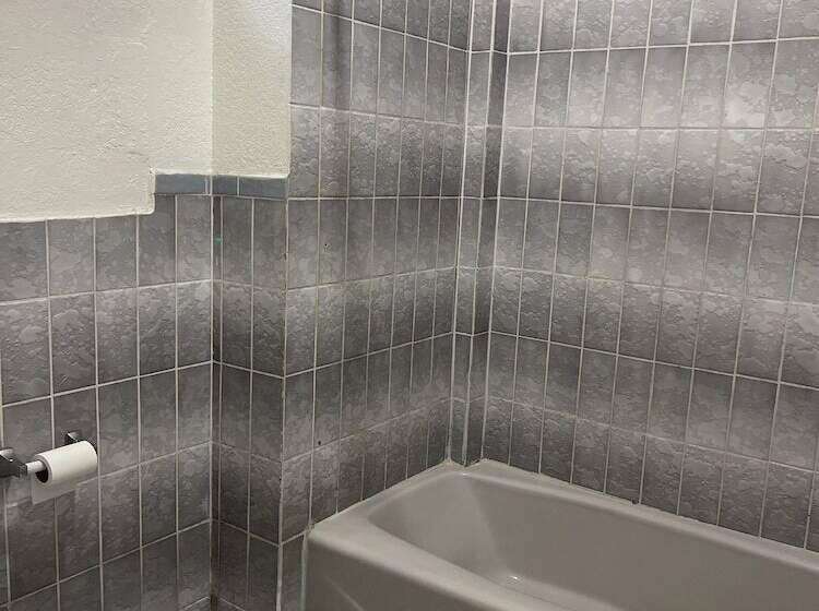 מוטל Economy Inn