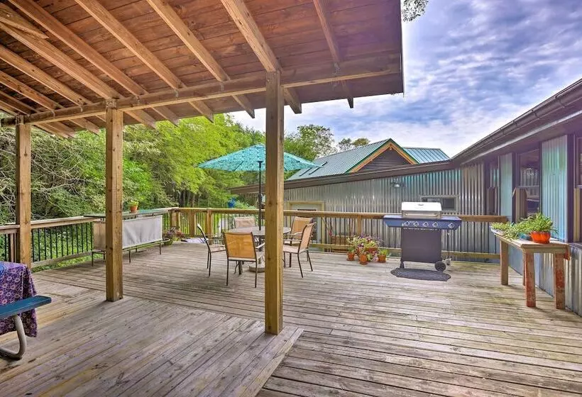 Pet Friendly Outdoor Paradise W/ Grill, Decks