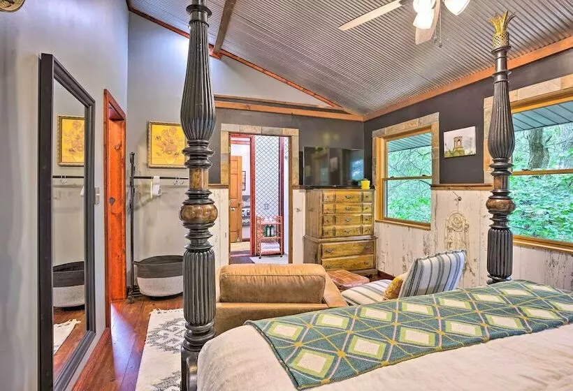 Pet Friendly Outdoor Paradise W/ Grill, Decks