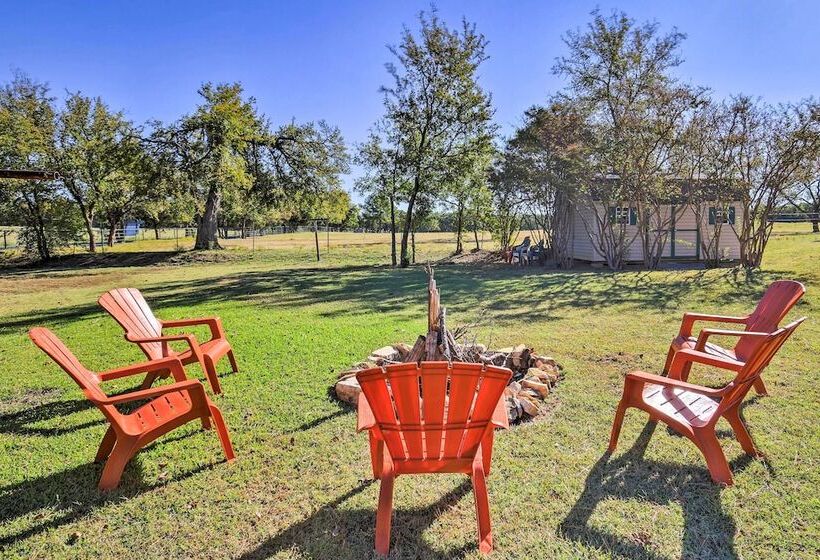 Pottsboro Home On 2 Acres W/ Hot Tub, Near Marina!