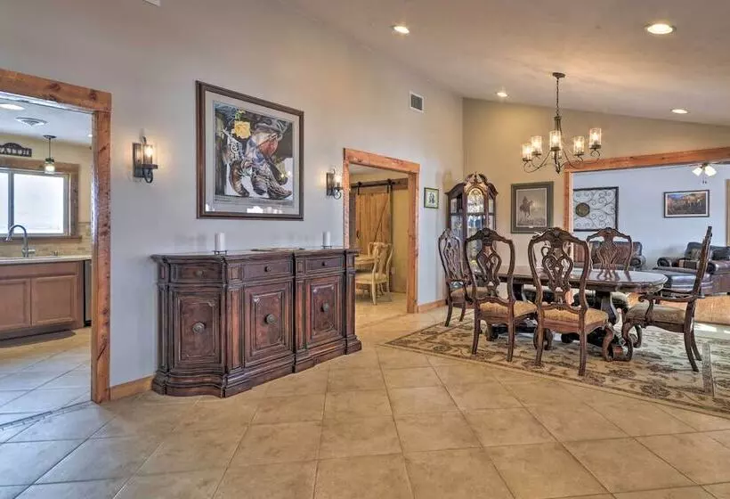 Private Powell Ranch Cabin W/ Mountain Views!