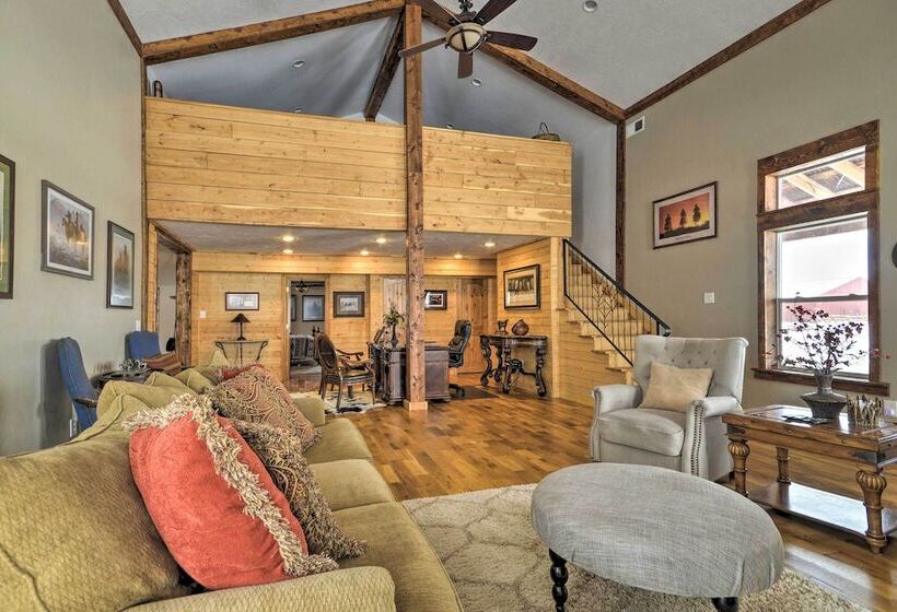 Private Powell Ranch Cabin W/ Mountain Views!