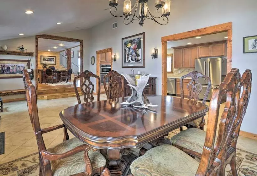 Private Powell Ranch Cabin W/ Mountain Views!