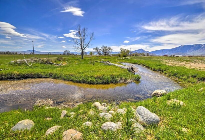 Private Powell Ranch Cabin W/ Mountain Views!